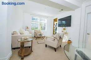Luxury condo near Irvine Business & UCI Hospital - Image 4