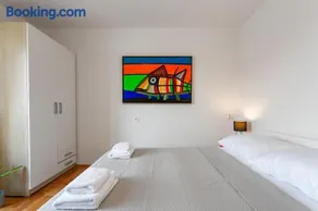 Central View Apartment - Image 2