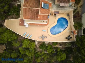 Villa with pool and hot tub on golf course - Image 3