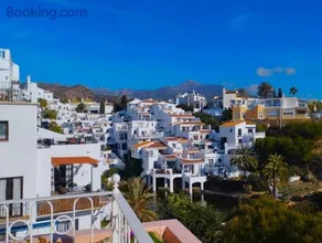 Amazing 3 bedroom townhouse close to Burriana, Nerja - Image 4