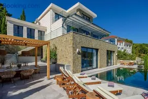 Luxury seafront villa Prestige Brač with pool & private sea deck - Image 2