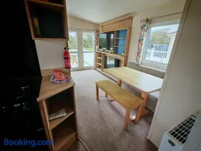 Flamingo Land Cedar Wood 118 - Image 4