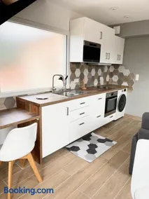 La Parenthèse Balnéo T2 Cosy de 40m² avec terrasse - Image 3