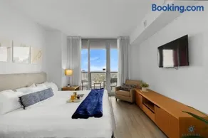 Infinite View and Balcony with Pool, Gym, Near Beach - Image 1