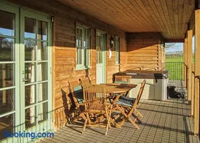 Oak Farm Lodges - Image 2