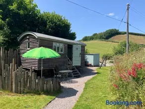 Steam and Stars Luxury Glamping - Image 2
