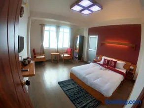 Aisha Guest House Bed & Breakfast - Image 3