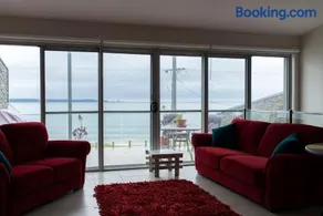 Casey's Beach Retreat - Image 2