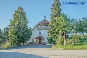 Oblak Estate Apartments - Image 1