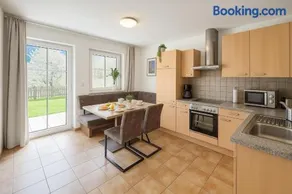 Appartamento adatto alle famiglie con barbecue, terrazza e piscina - Image 5