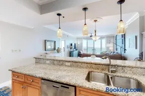 Upscale Gulf-Front Condo with Pools and Tennis - Image 5