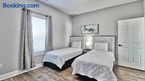 Lavish Modern Condo on Golf course, mile from the beach! - Image 1