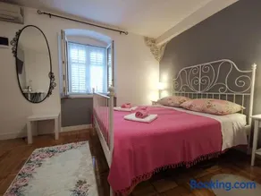 Palace Inn Rooms - Image 5