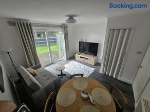 Lovely & cosy house - perfect for leisure and contractors - Image 1