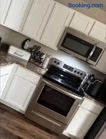 Welcome to your home away from home! Our charming 4 bedroom home - Image 4