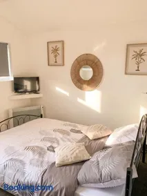 Studio cosy au cœur de Ploërmel - 20 m² avec terrasse - Image 1