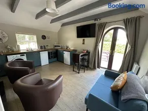 Riverside Cottage - Image 2