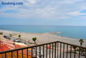 Gaiavacanze Beach Apartment - Image 2