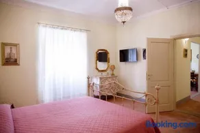 Appartamento di Lusso in Borgo Storico Toscano - Image 1