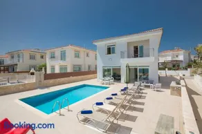 Shaye Front Line Villa - Image 1
