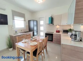 Villa with 2 bedrooms - 2 bathrooms - Private pool - WiFi 350 Mbps - Image 1