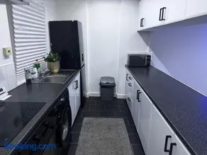 Modern 3-Bedroom Home with Cozy Cinema-Style Living Space - Image 2