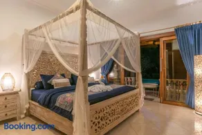 Absolute Beach Front Villa - Image 4