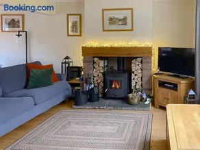 Hendricks Cottage - Image 2