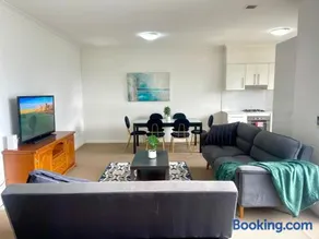 Low Price Family Apartment-2 Bedroom -Parking-WiFi - Sleeps 5 - Image 1