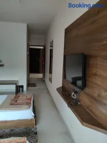 TEN Hotel - Image 2