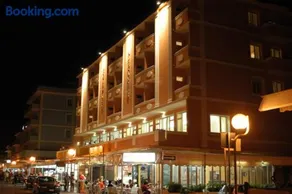 Hotel Alexander Resort - Image 2