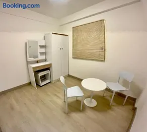Friends home - Image 4