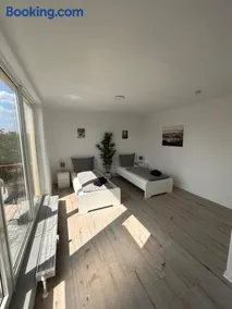 bookandstay24 com Dietzenbach 2 Zimmerwohnung mit Balkon, Küche und Parkplatz - Image 1