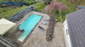 Apartment with pool and wide view - Image 3