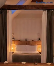 Woodville Apartment - Image 3