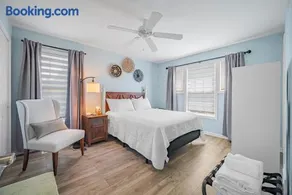 Cozy Coastal Condo - Image 2
