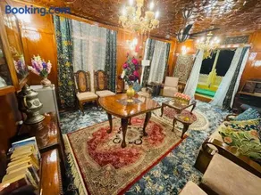 Heaven Breeze Group of Houseboats - Image 3