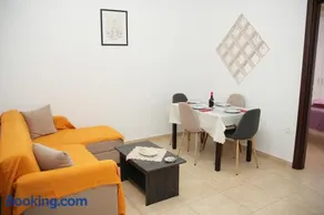 PAVLOS Apartment in Katerini Parking - Image 2