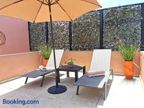 Bungalow Romántico con Jacuzzi Privado y Terraza con Vista - Image 3