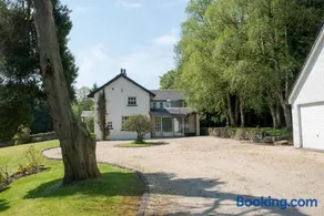 Strathendrick House Magnificent property with Garden - Image 2