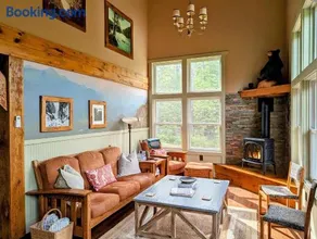 Secluded Lodge - Hot Tub, Views, Arcade - Image 2