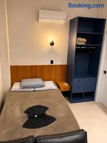 Studio Echo Living 05 Novo Completo com Ar Quente e Frio, Cozinha Completa, Wifi, Vaga para Veículo, Rápido acesso ao centro - Image 3