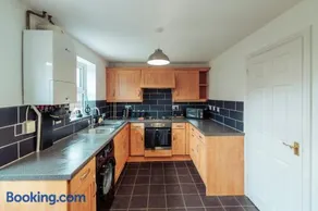 2 Bedroom Peaceful Home, Colchester - Image 4
