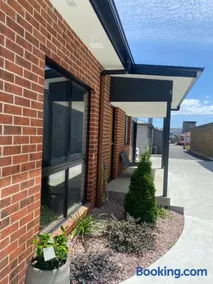 Superior & Luxe 2BR Apartment Villas Al Fresco Patio Free Parking & WIFI - Image 2