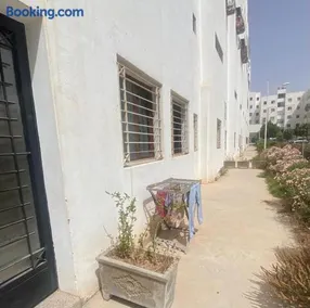 Modern 2BR Apt RDC Fast Wi-Fi - Image 1