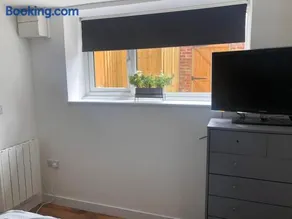 Exclusive Modern decorated 1 Bedroom Detached Studio - Image 4