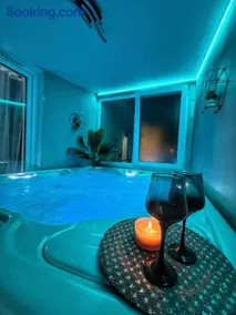 Luxor - Private Jacuzzi Boulevard Suites - Image 5