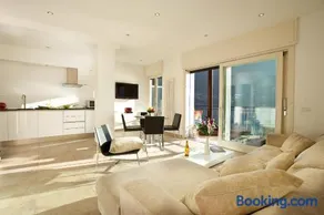 5 Luxury Laglio Apartments-By Italian Apartments Stylish, Executive, Contemporary, Ribolla Azzuro, Penthouse - Image 3