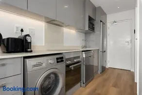 Newlands Peak Apartments - Image 3