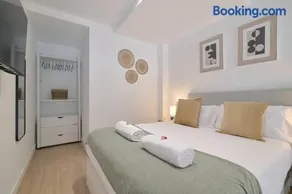 Roig Arena romantic suite N4 by Virkin Suites - Image 1